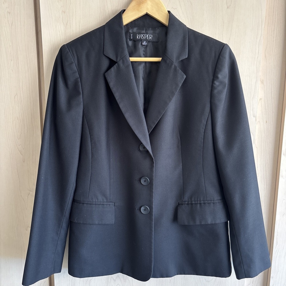 Kasper Black Career Blazer Size 8P Closet Staple Minimalist Business Classic EUC